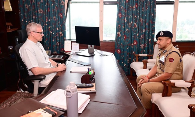 'IGP Kashmir Sujit Kumar pays courtesy call on CM Omar Abdullah '