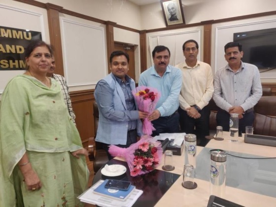 Dr Piyush Singla assumes charge of Secretary, PD&MD; assesses departmental working 