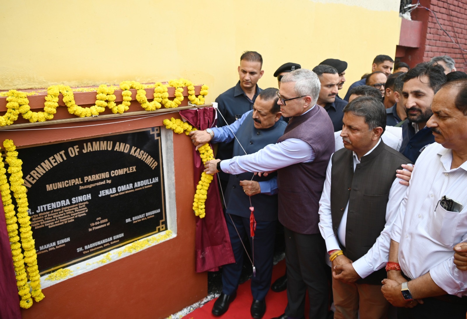 Omar Abdullah , Dr Jitendra Singh  inaugurate multi-storeyed parking facility  at Kathua