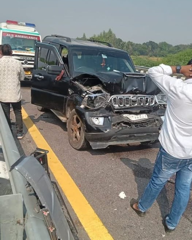 'Rahul Gandhi’s Convoy Collides'