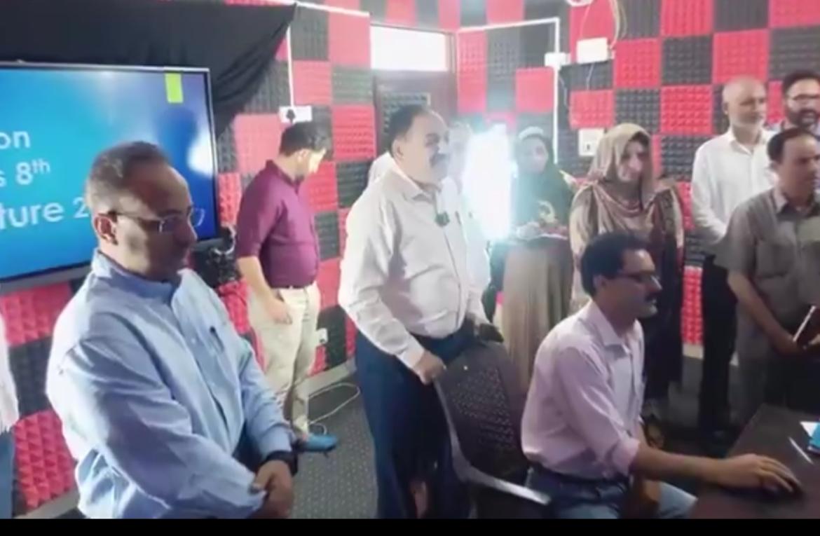 Secretary School Edu J&K RN Sharma along with Bhawani Rakwal inaugurates Hybrid Learning Studio