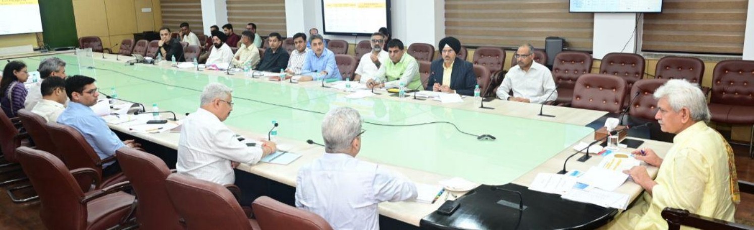 Address  crucial issues: LG J&K to Officers in meeting 