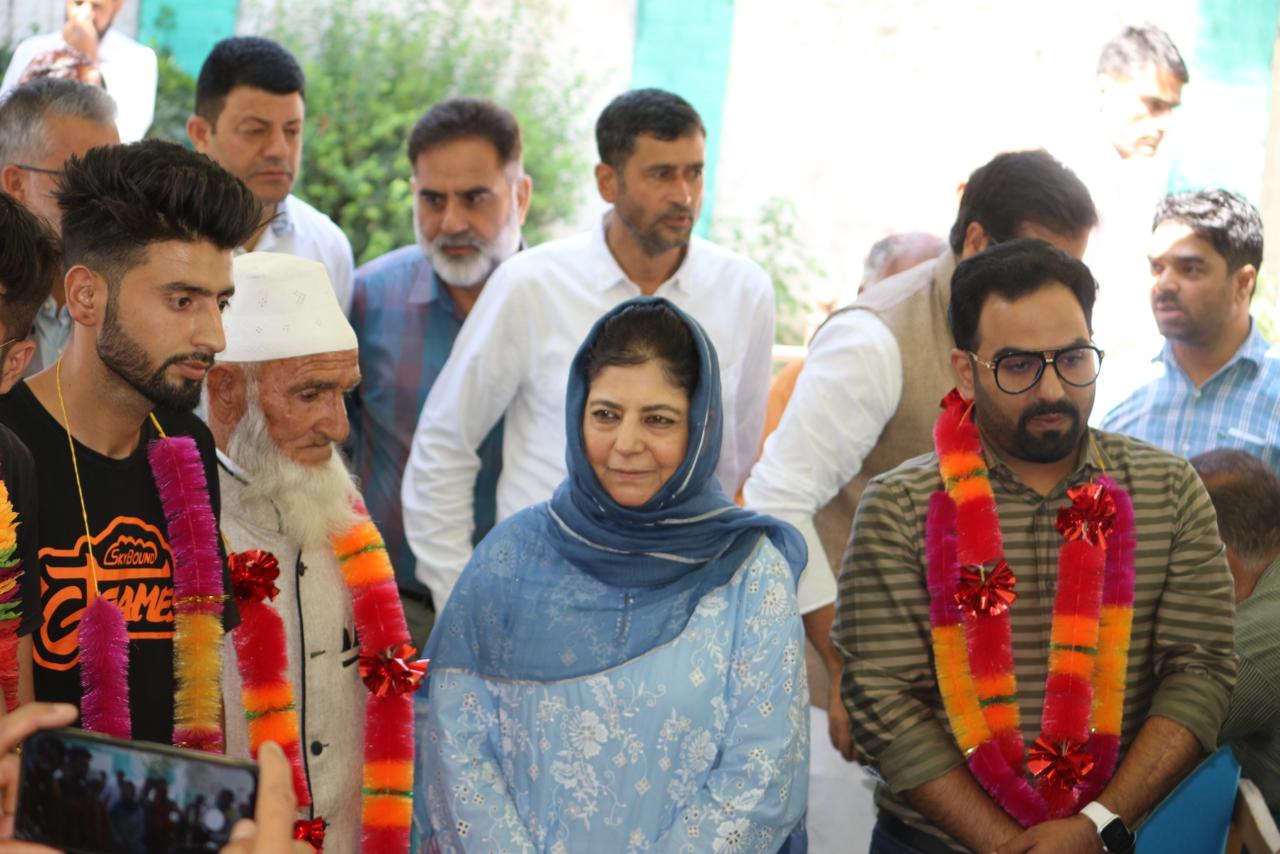 Businessman Sheikh Zaid joins PDP; Mehbooba welcomes