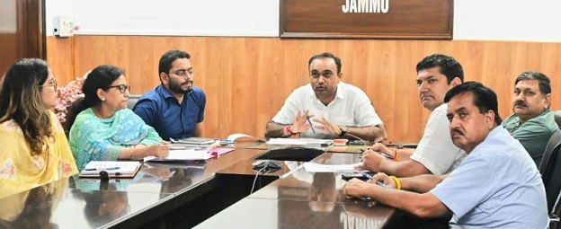 Div Com Jammu in Action mode: directs DCs  to clear all pending pension cases in one week 