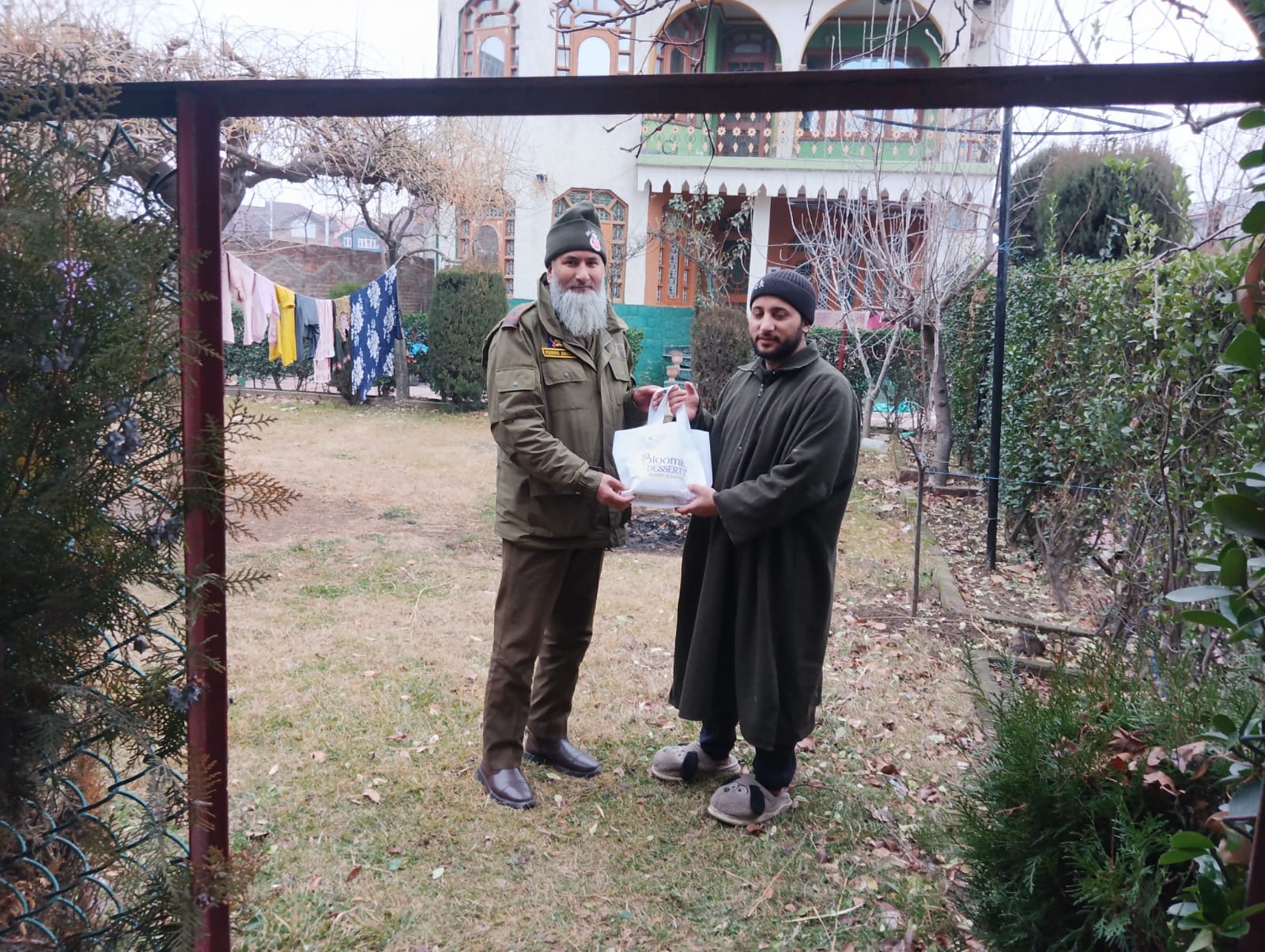 Srinagar Police pays Tribute to Martyrs Families on Republic Day