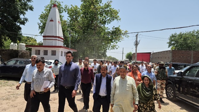 Anil Singh visits Golpattan under VVP
