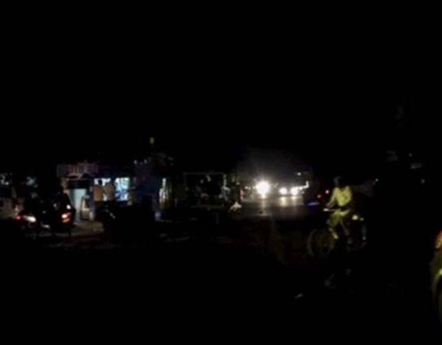 Blackout in Kashmir after Pak attack in Jammu 