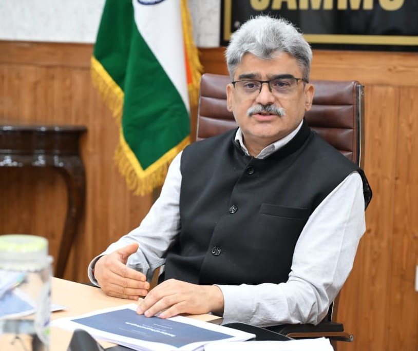  CS Atal Dulloo reviews grievances related to Migrant properties across Kashmir