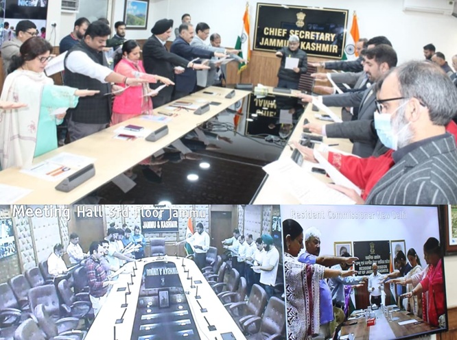 Chief Secretary J&K administers Integrity Pledge as part of Vigilance Awareness Week