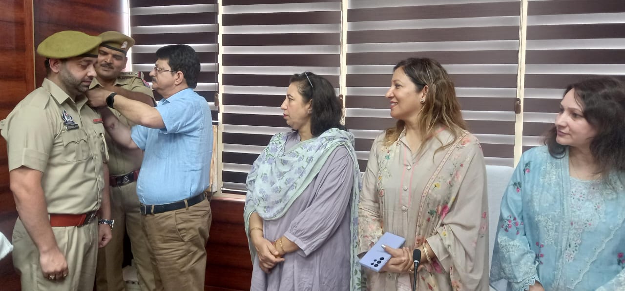  Commissioner STD pins stars to newly promoted officers in J&K