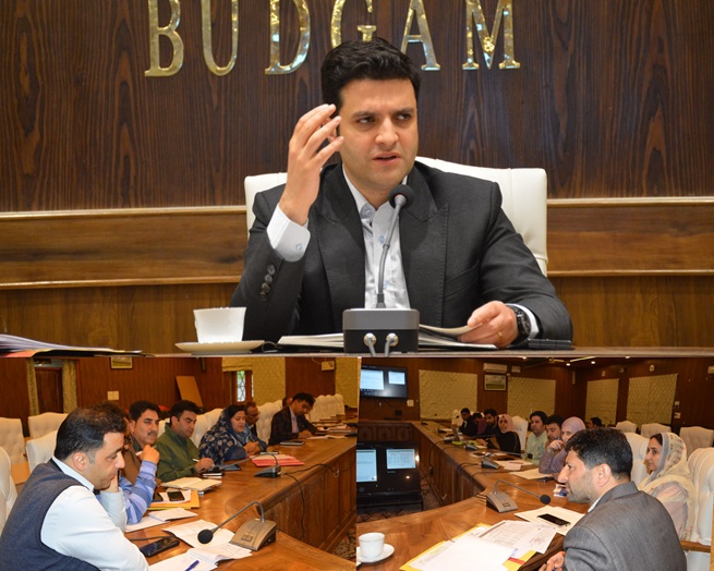DC Budgam directs to ensure prompt service delivery to general public across all Revenue offices