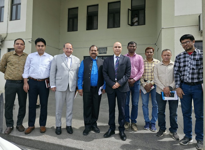 DC Kishtwar highlights urgent requirement for reliable mobile connectivity in  high-priority areas