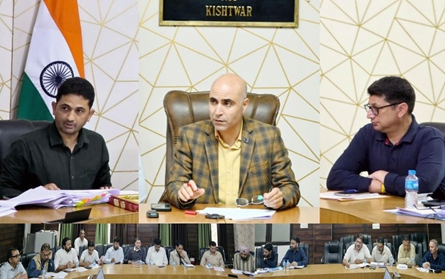 DC Kishtwar reviews closure of MGNREGA works, formulation of Annual Plan 2026–27 for RDD Blocks 