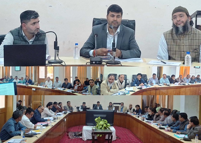 DC Rajouri stresses for accelerating pace of execution, ensuring quality standards 