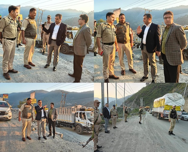 DC Ramban  takes stock of traffic regulation & directs to ensure smooth and uninterrupted vehicular movement