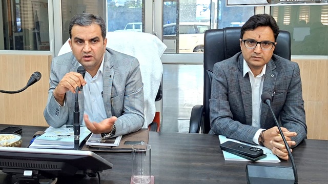 DC Ramban tough on illegal transportation of LPG Cylinders, registers 2 cases 