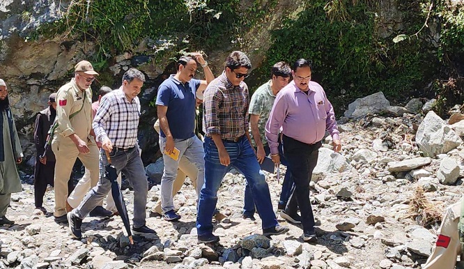  DC Ramban visits flash flood-affected areas