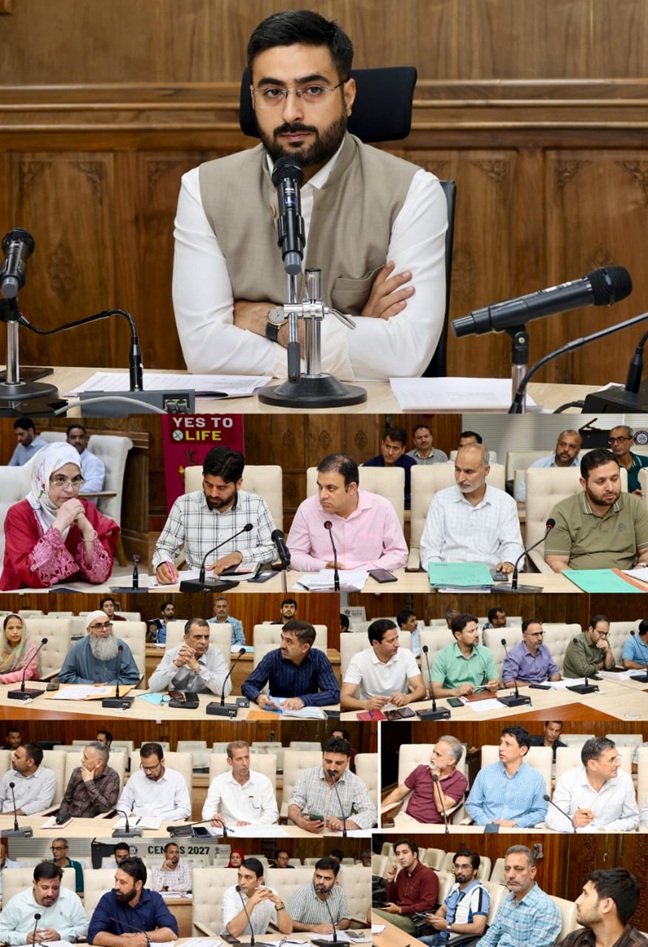 DC Srinagar stresses to deliver tangible benefits of works to the public