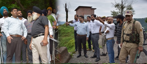  DC visits block Nangali Sahib, surrounding areas affected by Landslides