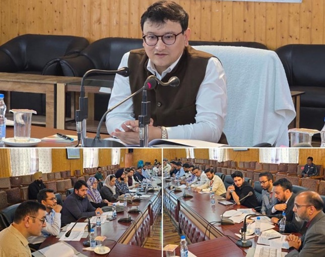 DC Baramulla emphasizes on financial inclusion, loan disbursement & public awareness 