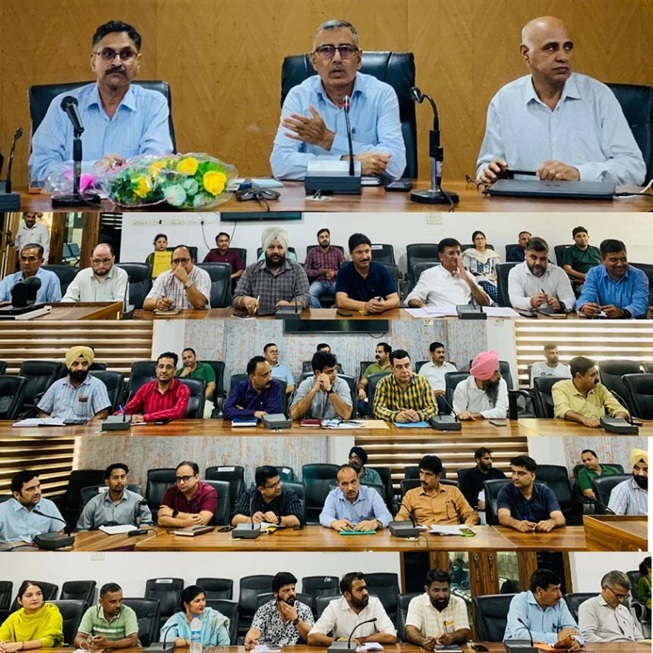 DC Kathua outlines a governance framework based on accountability, transparency, work culture & efficiency.
