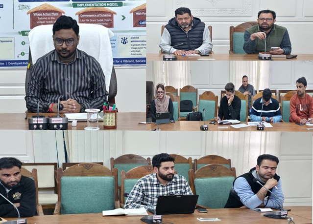 DDC Kupwara stresses importance of timely scrutiny & transparent processing of applications under Mission YUVA