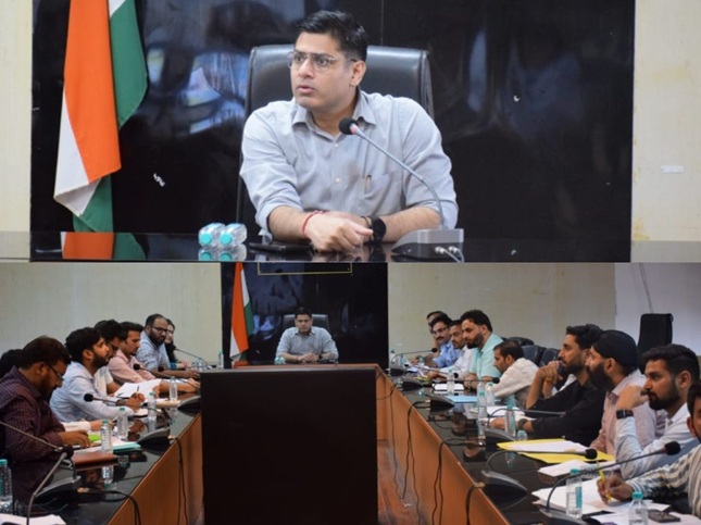 DC Poonch directs all BDOs to commence new MGNREGA works especially in border areas without delay