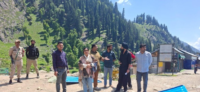 Anoo Malhotra reviews Sanitation Facilities  at Chandanwari, Nunwan Base Camps