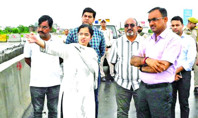 Div Com Jammu directs officer/officials at  relief camp to provide all facilities to the inmates of the relief camps