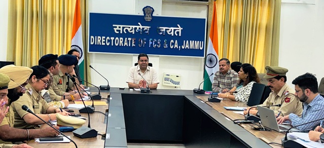 Rajesh Shavan reviews functioning of Department: Focuses on Consumer Affairs matters 