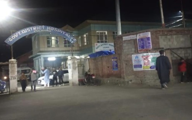 'Doctor receives 8 Stitches after alleged attacked by attendant  in J&K'