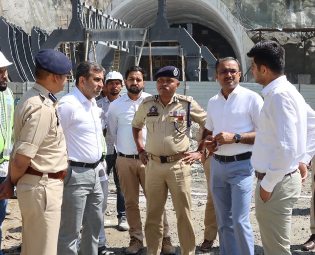 'Div Com ,  IGP Jammu review SANJY arrangements at Ramban'