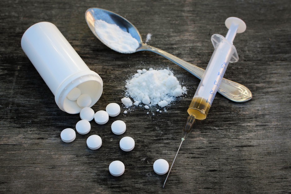 2 J&K Govt Employees held with narcotic substances 