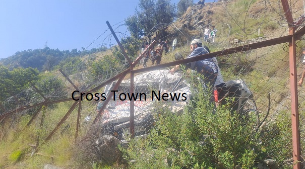 J&K : Accident of I/C Police  Post's Vehcile ; 1 dead ,3 injured