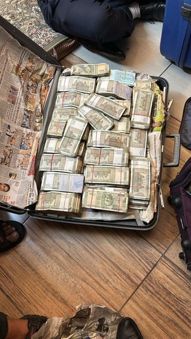 'CBI arrests senior Indian Police Service officer on corruption charges: Rs 5 Crore Cash, Mercedes, Audi: Stunning Seized'