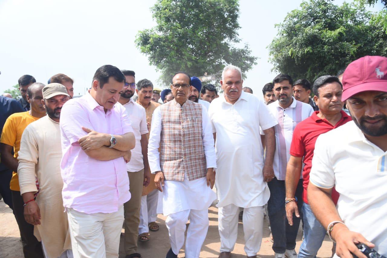 CM Omar Abdullah congratulates RD Minister Javed Dar over MGNREGA decision