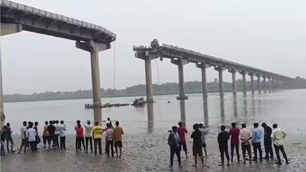 2 siblings among 11 killed after part of bridge collapses : PM announces ex gratia of Rs 2 lakh  to NoK of deceased