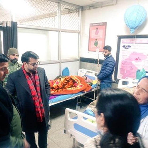 DC Rajouri conducts surprise visit of Govt Medical College