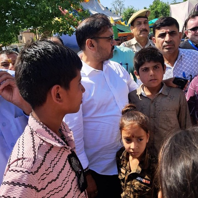 Satish Sharma visits relief camps in Jammu, meets families displaced by cross-border shelling