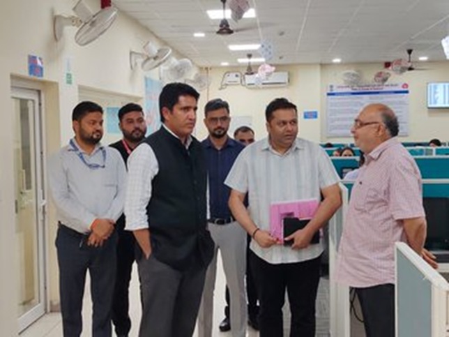 Baseer Ul Haq Choudhary,  MD NHM J&K  inspects 104 Centralized Health Helpline 
