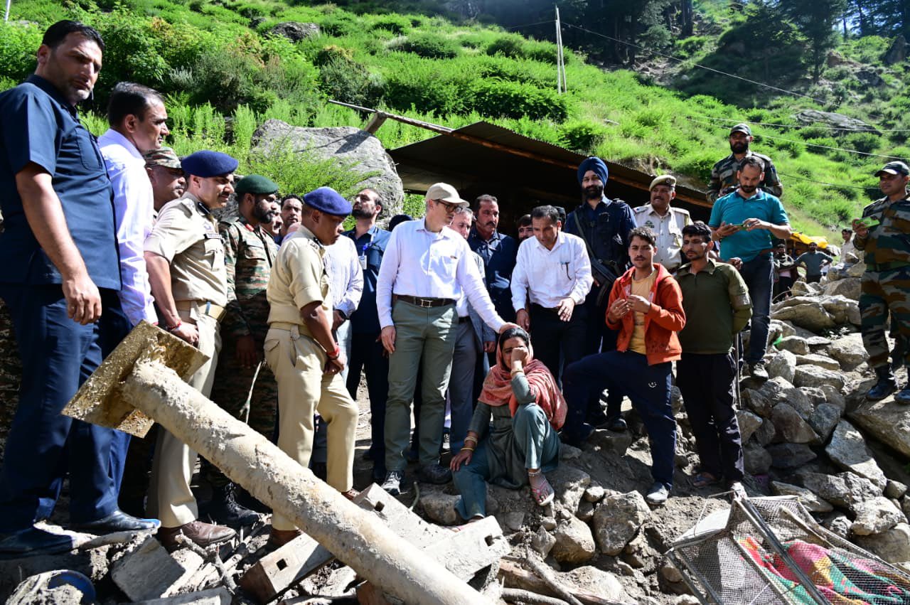 CM Omar Abdullah console People at Cloudburst site , issues Instructions , announces ex-gratia relief