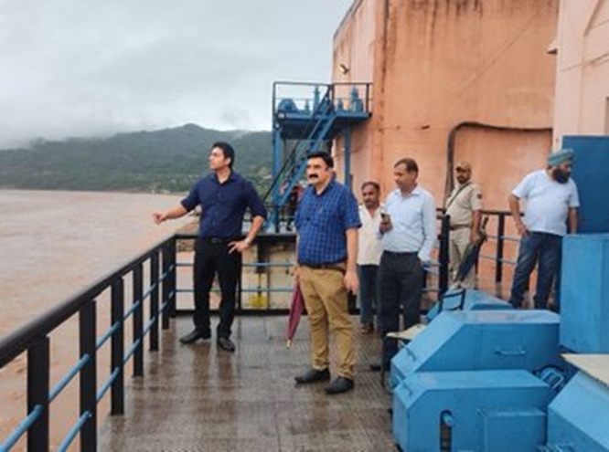 DC Jammu tours  Circular Road, Sitlee Filtration Plant and 4th Bridge , Issue on the spot directions