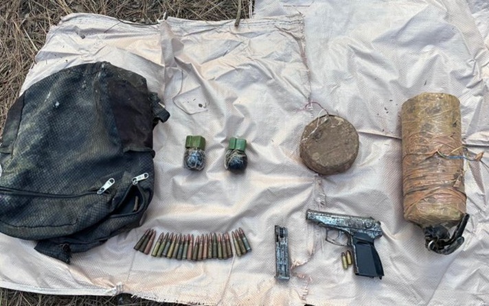 J&K: Security forces recovers a cache of arms and explosives