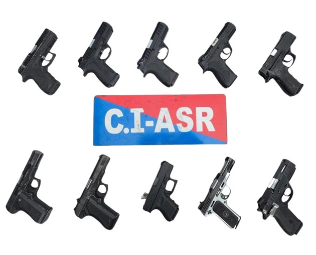 'Amritsar : Counter Intelligence busts cross-border illegal arms smuggling module, recovers 10 foreign-made sophisticated pistols along with magazines'