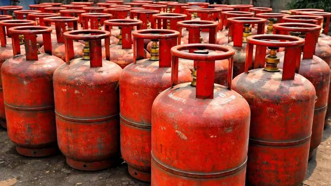 'Govt suspends 05 LPG distributors in the state due to irregularities in distribution'