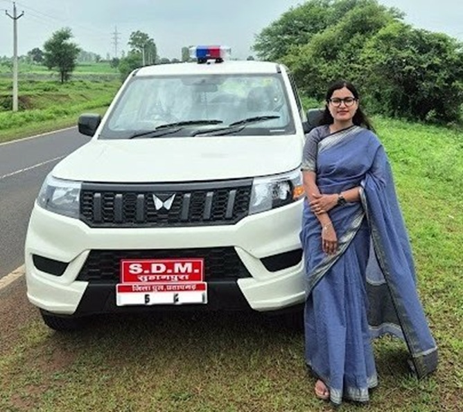 'Topper of her Batch, SDM suspended after arrested red handed in corruption in Rajasthan '