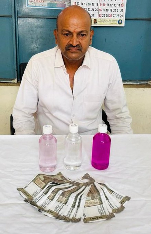'Hyderabad:  Official arrested by ACB while taking bribe'