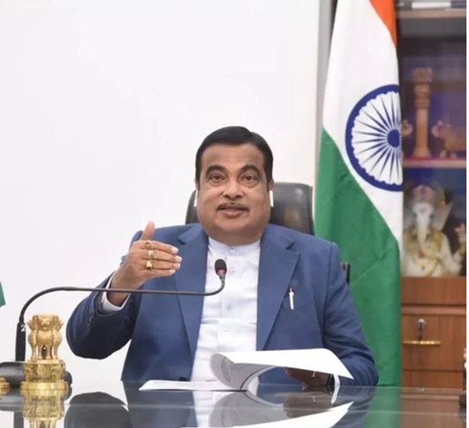 Nitin Gadkari approves the proposal related to 100% ethanol fuel