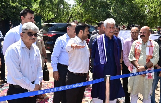 LG Manoj Sinha visits Mubarak Mandi Heritage Complex, Reviews progress of ongoing projects 