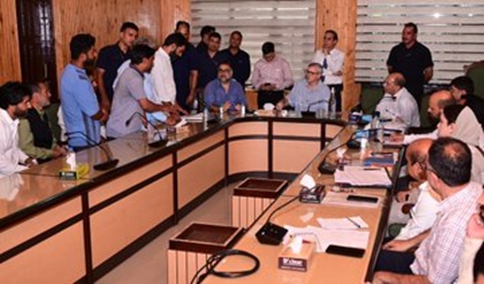 'CM Omar Abdullah  meet various public delegations: Directs Officers to ensure time bound resolutions'